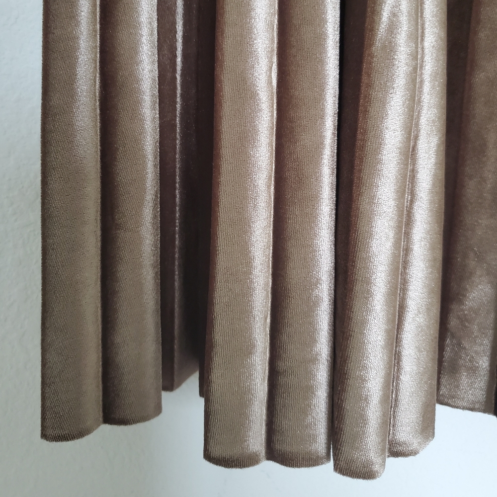 SOLD 🎈NWOT Pleated Metallic Midi Skirt - Picture 10 of 12